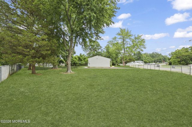 13 Maple Lane, Howell, NJ 07731