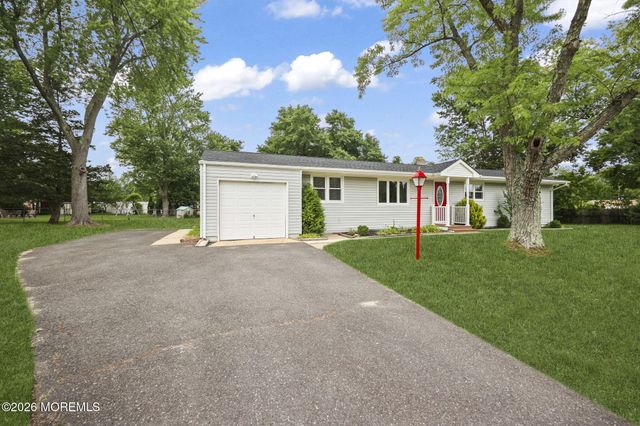 13 Maple Lane, Howell, NJ 07731