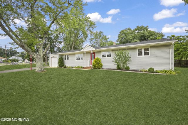 13 Maple Lane, Howell, NJ 07731