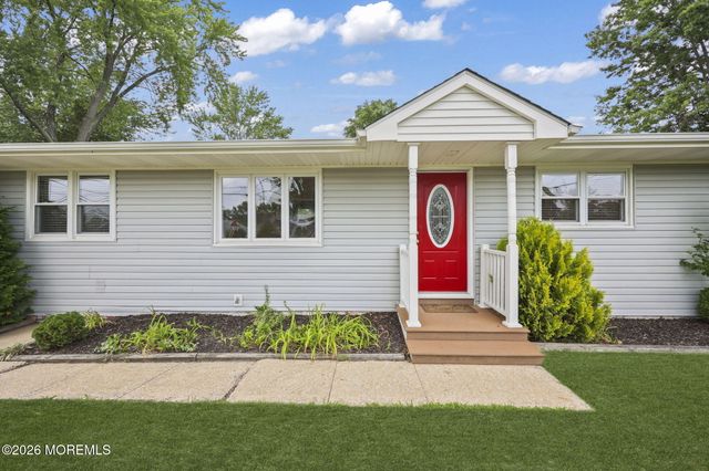 13 Maple Lane, Howell, NJ 07731