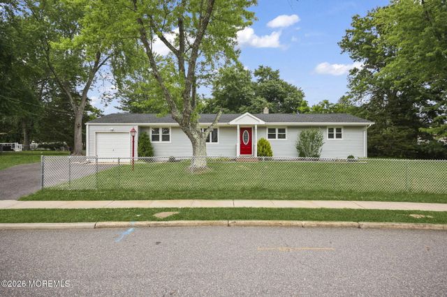 13 Maple Lane, Howell, NJ 07731
