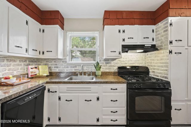 13 Maple Lane, Howell, NJ 07731