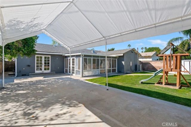 16615 Calahan Street, North Hills, CA 91343