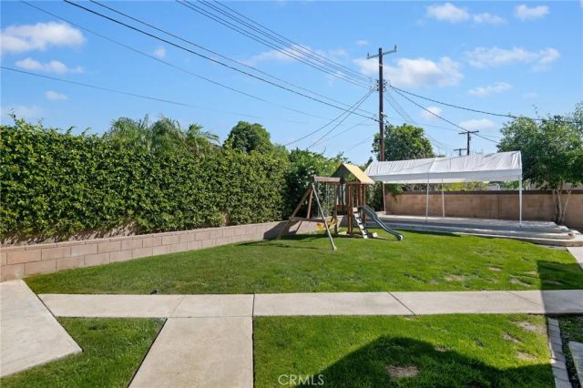 16615 Calahan Street, North Hills, CA 91343