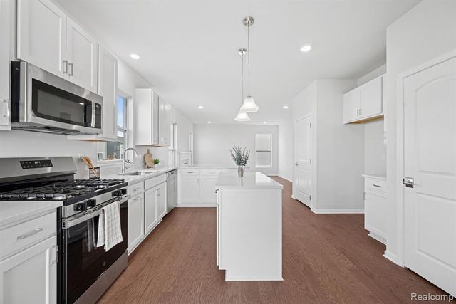 27144 Silo Drive, Saline, MI 48176