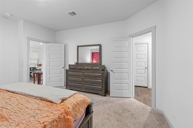 105 Krause Springs DR, Hutto, TX 78634