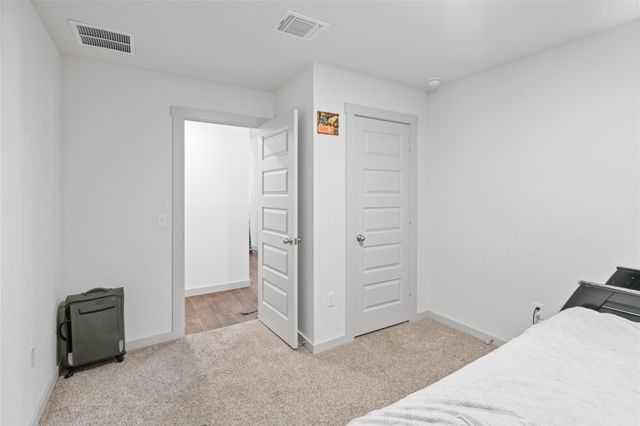 105 Krause Springs DR, Hutto, TX 78634