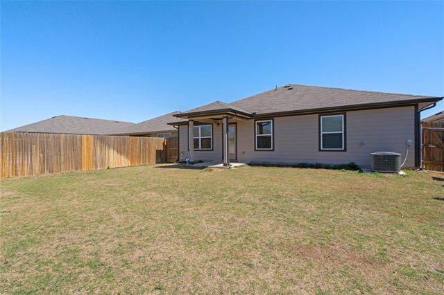 105 Krause Springs DR, Hutto, TX 78634