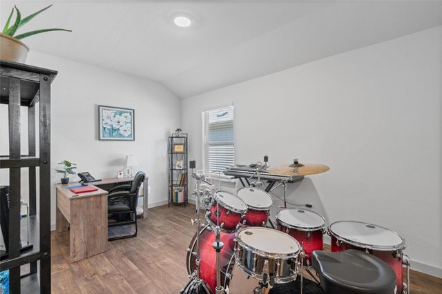 105 Krause Springs DR, Hutto, TX 78634