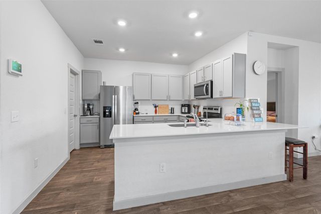 105 Krause Springs DR, Hutto, TX 78634
