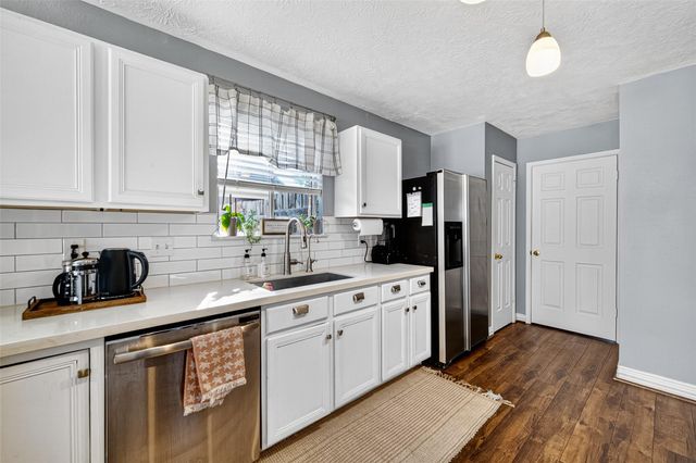 7214 Pembrough Lane, Katy, TX 77494