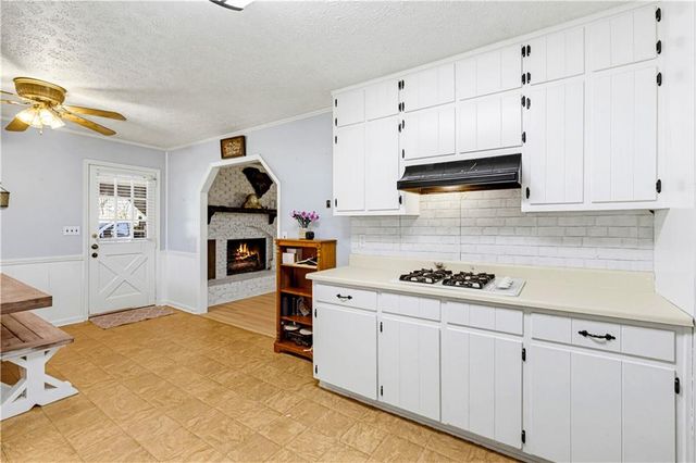 3880 Tanners Mill Road, Gainesville, GA 30507