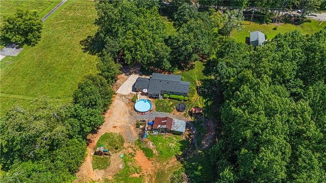 3880 Tanners Mill Road, Gainesville, GA 30507