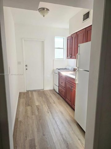 1255 Marseille 21, Miami Beach, FL 33141