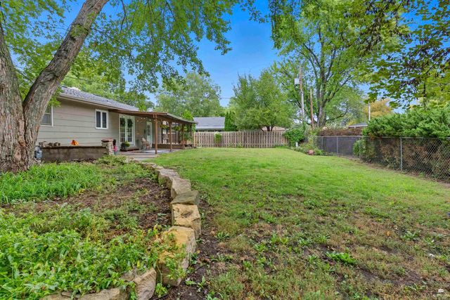 1912 Tulip Terrace, Manhattan, KS 66502