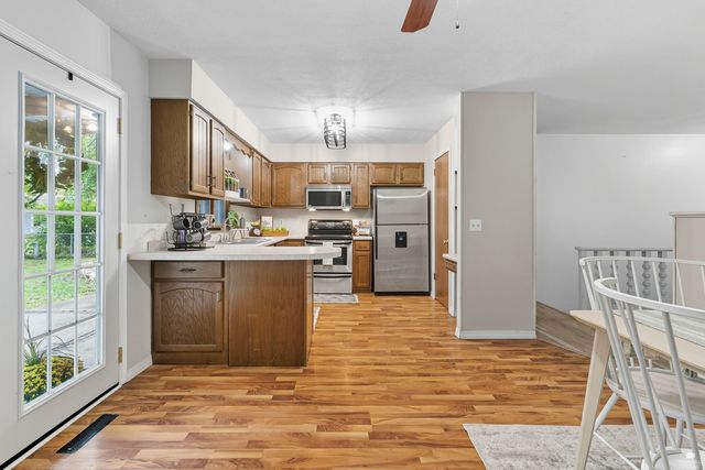 1912 Tulip Terrace, Manhattan, KS 66502