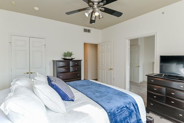 2400 Mccue Road 443, Houston, TX 77056