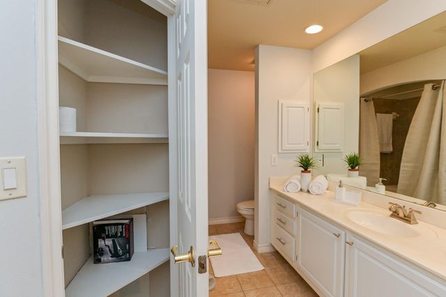 2400 Mccue Road 443, Houston, TX 77056