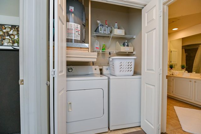 2400 Mccue Road 443, Houston, TX 77056