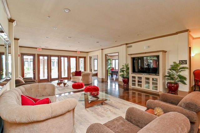 2400 Mccue Road 443, Houston, TX 77056