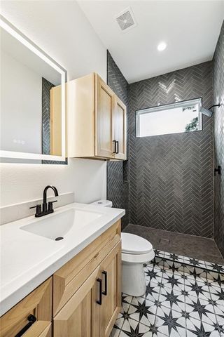 2620 Noble Street, Houston, TX 77026