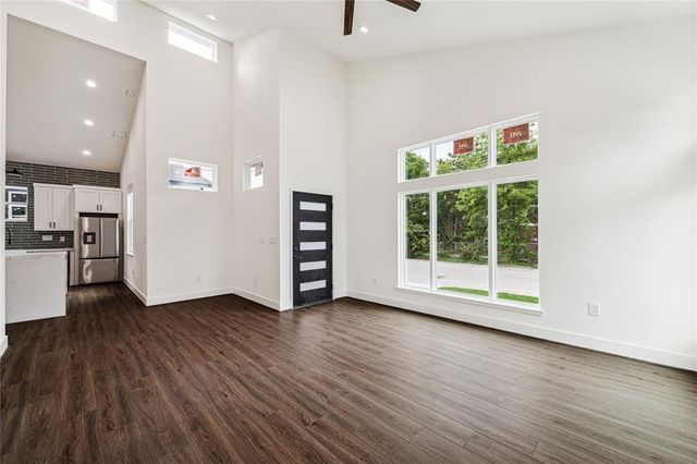 2620 Noble Street, Houston, TX 77026