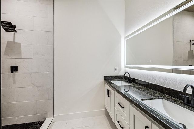 2620 Noble Street, Houston, TX 77026