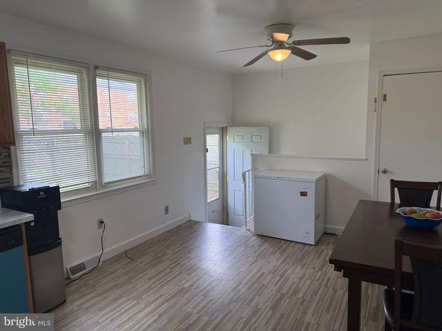 106 E LUNENBURG DR, New Castle, DE 19720