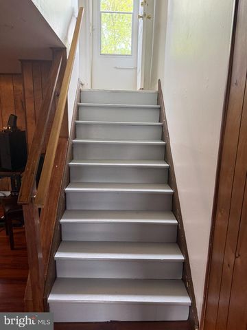 106 E LUNENBURG DR, New Castle, DE 19720