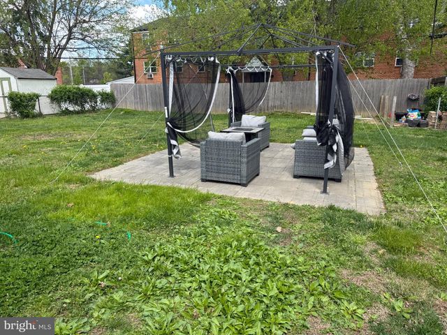 106 E LUNENBURG DR, New Castle, DE 19720