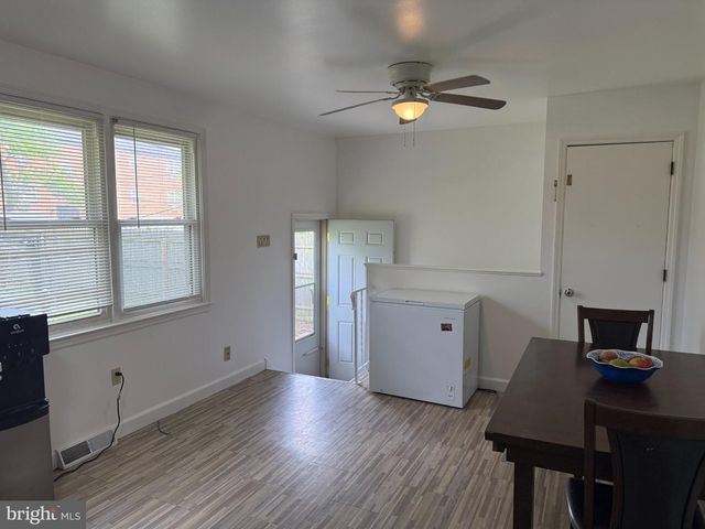 106 E LUNENBURG DR, New Castle, DE 19720