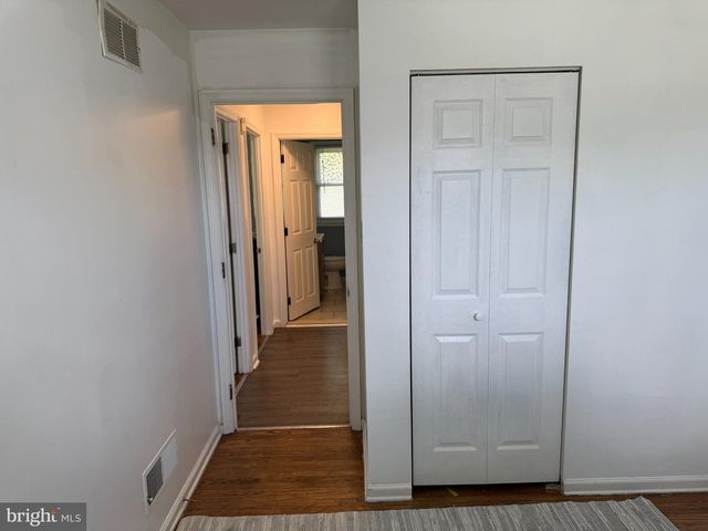 106 E LUNENBURG DR, New Castle, DE 19720