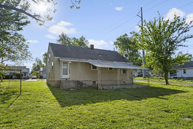 2303 N Farmer Avenue, Springfield, MO 65803
