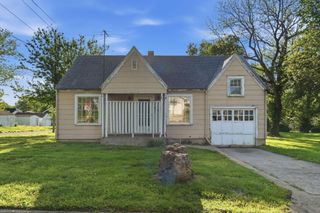 2303 N Farmer Avenue, Springfield, MO 65803