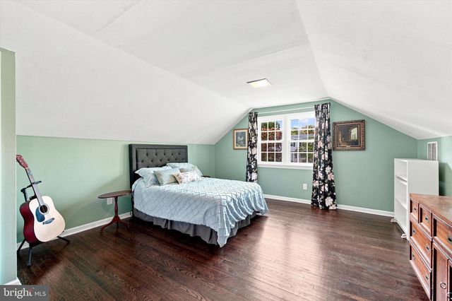 6 SHARPLESS LN, Media, PA 19063