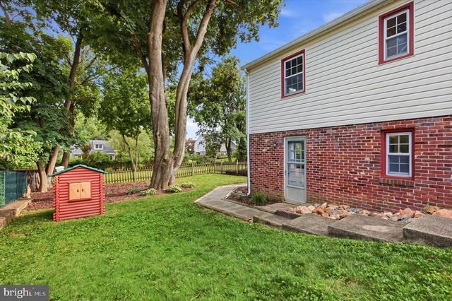 6 SHARPLESS LN, Media, PA 19063