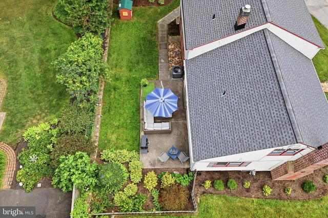 6 SHARPLESS LN, Media, PA 19063