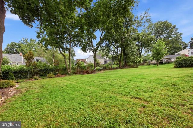 6 SHARPLESS LN, Media, PA 19063