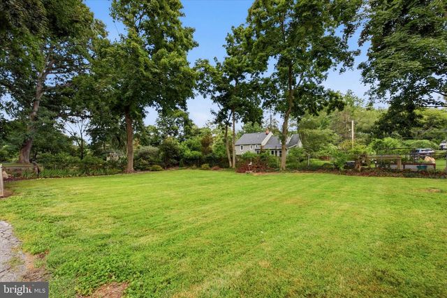6 SHARPLESS LN, Media, PA 19063