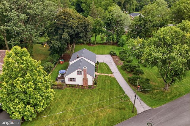 6 SHARPLESS LN, Media, PA 19063