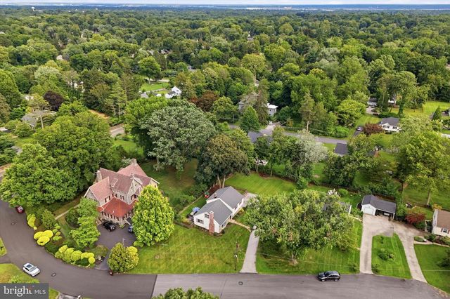 6 SHARPLESS LN, Media, PA 19063