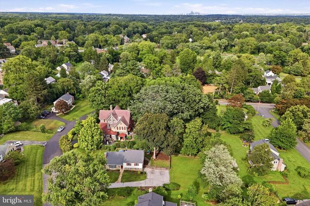 6 SHARPLESS LN, Media, PA 19063
