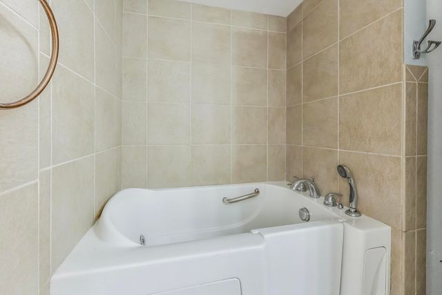 9340 S Vanderpoel Avenue, Chicago, IL 60643