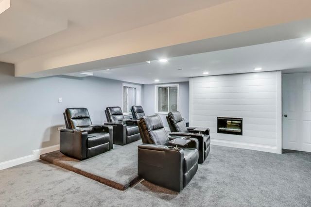 9340 S Vanderpoel Avenue, Chicago, IL 60643