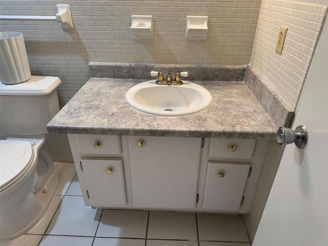 1821 NE 62nd Street 310, Fort Lauderdale, FL 33308