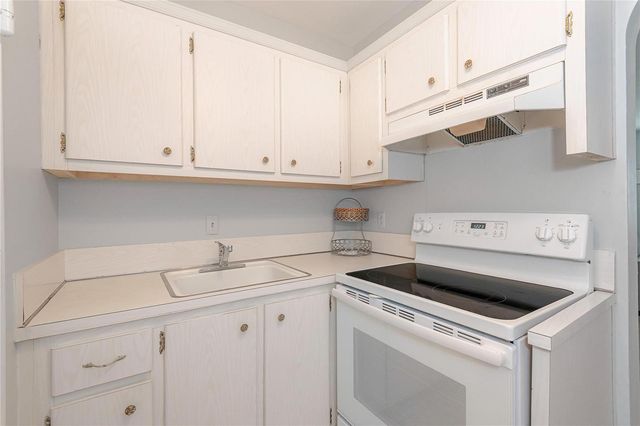 1821 NE 62nd Street 310, Fort Lauderdale, FL 33308
