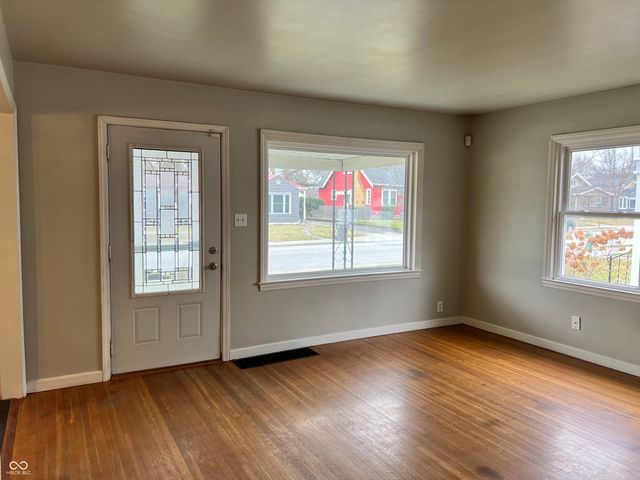 1328 Wallace Avenue, Indianapolis, IN 46201