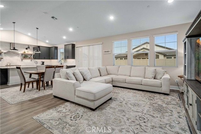 8812 W Dale Drive, Lancaster, CA 93536