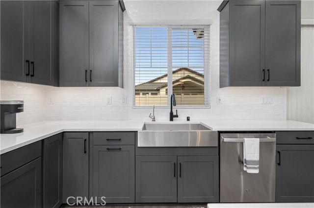 8812 W Dale Drive, Lancaster, CA 93536