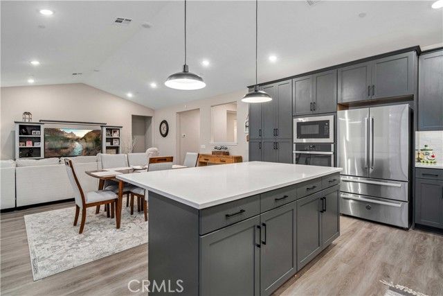 8812 W Dale Drive, Lancaster, CA 93536